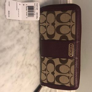 100% authentic NWT Coach Wallet